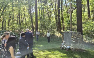 Nationale Herdenking April-meistakingen op de Waterberg 75 jaar na onthulling monument